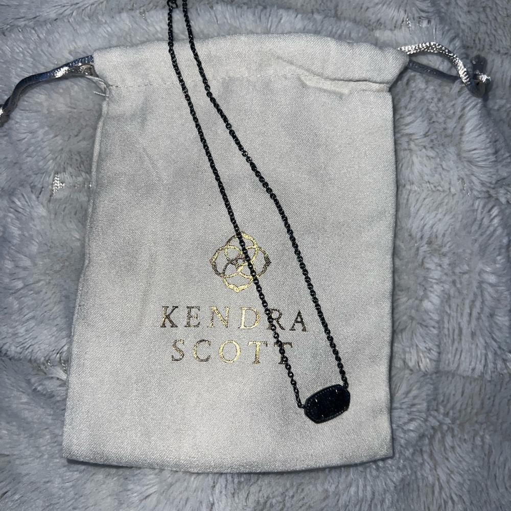 Black Kendra Scott Elisa pendent necklace